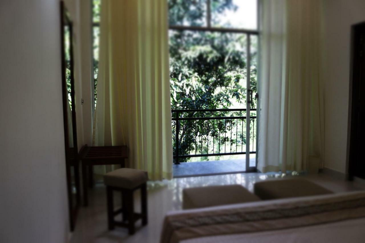 Hill Country Villa Kandy Buitenkant foto